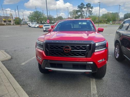 Cardinal Red Metallic Tricoat 2024 Nissan Frontier PRO-4X