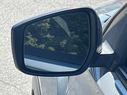 Boulder Gray Pearl 2021 Nissan Kicks SV