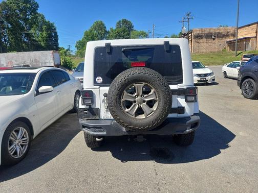 Bright White Clearcoat 2018 Jeep Wrangler JK Unlimited Golden Eagle