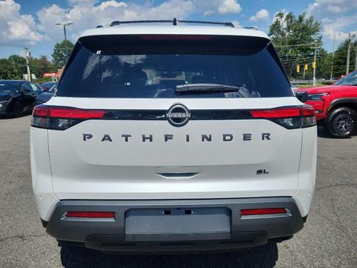 Everest Wht Prl 2026 Nissan Pathfinder SL