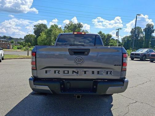 Gun Metallic 2026 Nissan Frontier SV