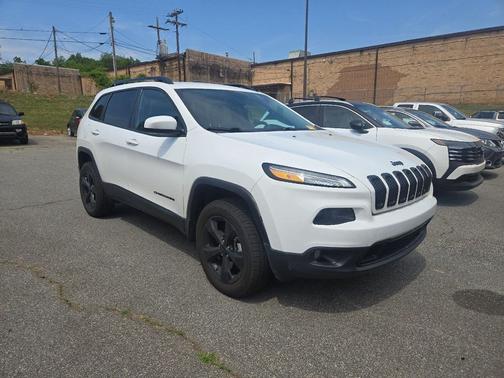 Bright White Clearcoat 2015 Jeep Cherokee Latitude