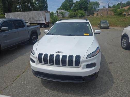 Bright White Clearcoat 2015 Jeep Cherokee Latitude