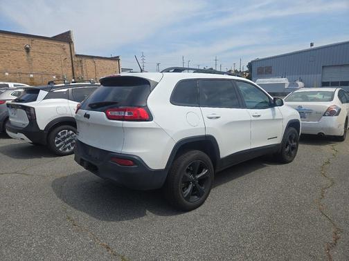Bright White Clearcoat 2015 Jeep Cherokee Latitude