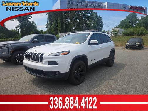 Bright White Clearcoat 2015 Jeep Cherokee Latitude