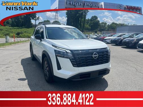 Everest Wht Prl 2026 Nissan Pathfinder SV