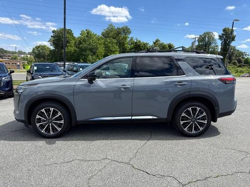 BOULDER GRY PRL 2026 Nissan Pathfinder Platinum