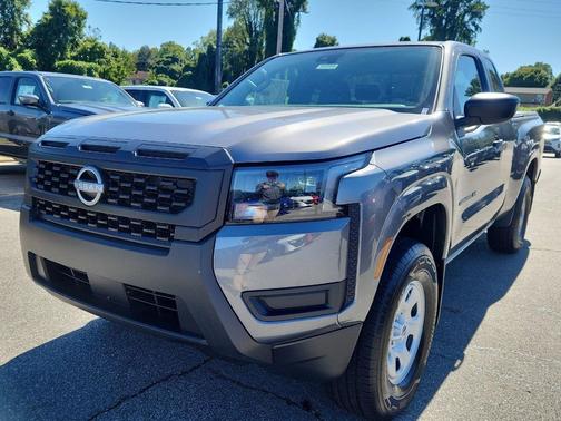 Gun Met 2027 Nissan Frontier S
