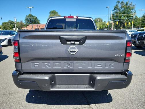 Gun Met 2027 Nissan Frontier S