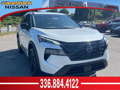 Everest Wht Prl 2026 Nissan Rogue Dark Armor