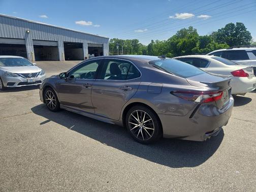 -SELECT- 2024 Toyota Camry Hybrid SE