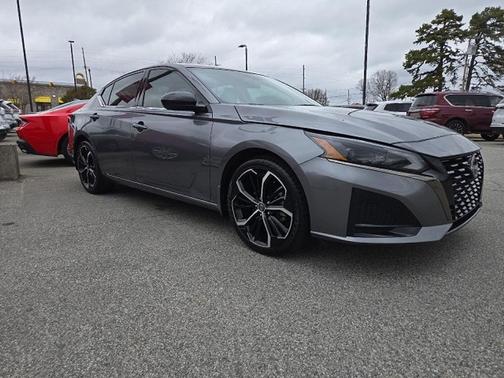 2023 Nissan Altima SR FWD