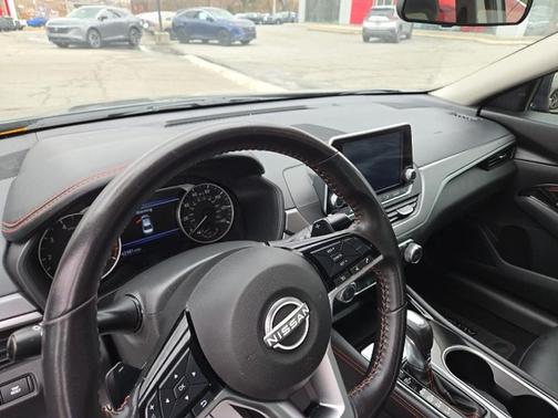 2023 Nissan Altima SR FWD