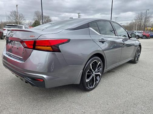 2023 Nissan Altima SR FWD