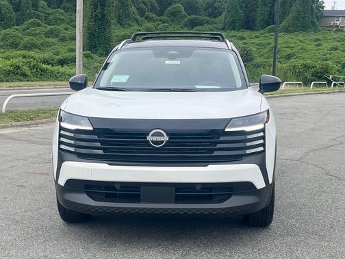 Aspen Wht Trico 2026 Nissan Kicks SV