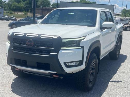 Glacier Wht 2026 Nissan Frontier PRO-4X