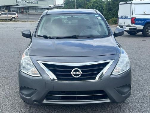 Gun Metallic 2017 Nissan Versa 1.6 SV