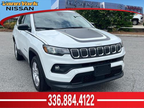 Bright White Clearcoat 2022 Jeep Compass Latitude