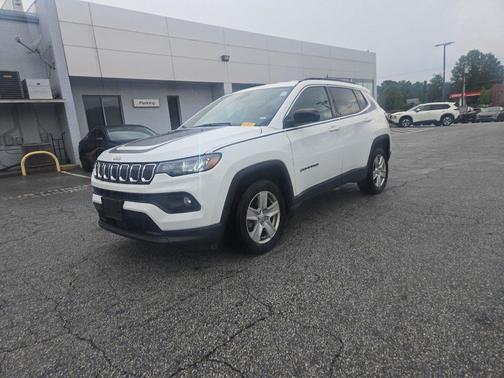 Bright White Clearcoat 2022 Jeep Compass Latitude