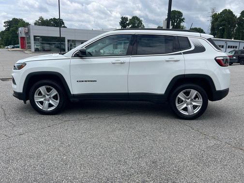 Bright White Clearcoat 2022 Jeep Compass Latitude