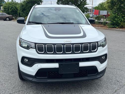 Bright White Clearcoat 2022 Jeep Compass Latitude