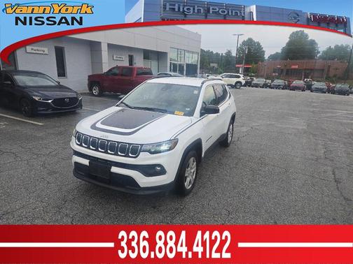 Bright White Clearcoat 2022 Jeep Compass Latitude