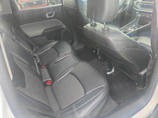 Bright White Clearcoat 2022 Jeep Compass Latitude