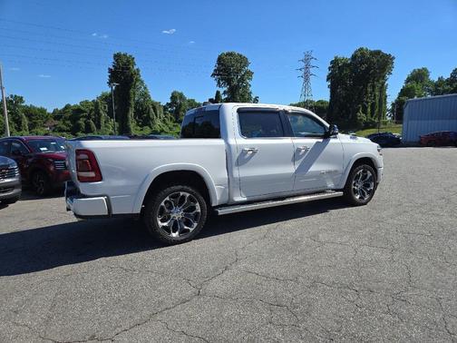 Ivory White Tri-Coat Pearlcoat 2019 RAM 1500 Longhorn