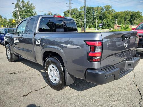 Gun Met 2027 Nissan Frontier S