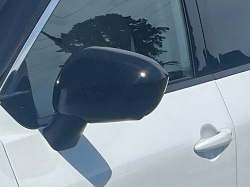 Everest Wht Prl 2026 Nissan Rogue Dark Armor