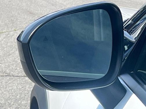 Everest Wht Prl 2026 Nissan Rogue Dark Armor