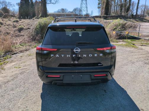 2022 Nissan Pathfinder SV 2WD