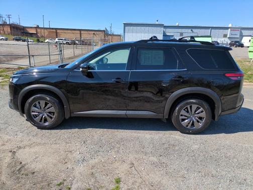 2022 Nissan Pathfinder SV 2WD