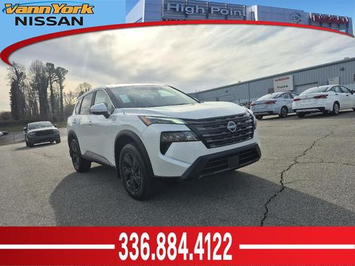 Everest White Pearl Tricoat 2026 Nissan Rogue SV