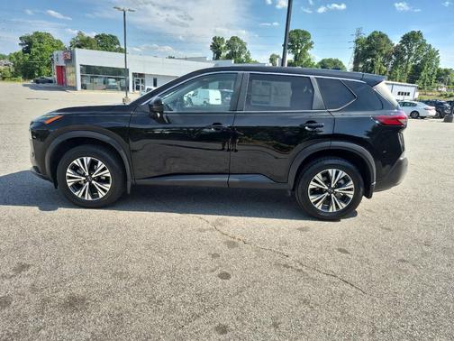 Super Black 2022 Nissan Rogue SV