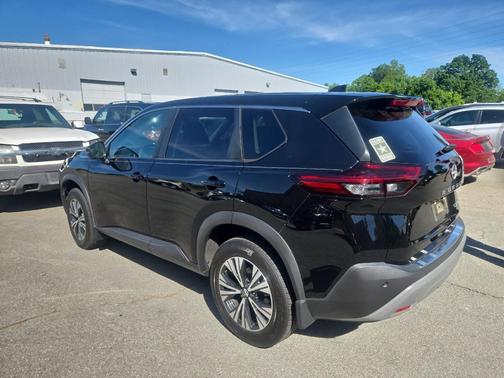 Super Black 2022 Nissan Rogue SV