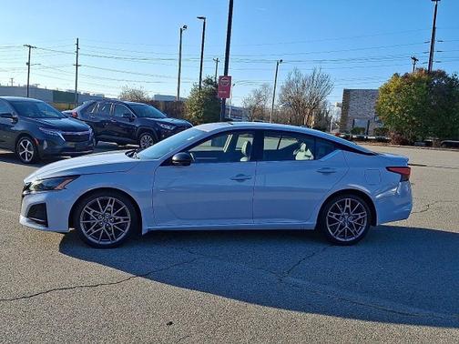 2024 Nissan Altima SR VC-Turbo FWD