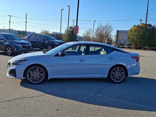 2024 Nissan Altima SR VC-Turbo FWD