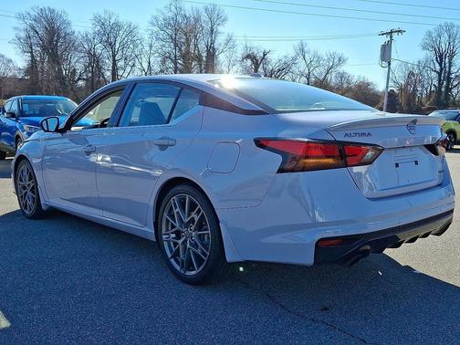 2024 Nissan Altima SR VC-Turbo FWD