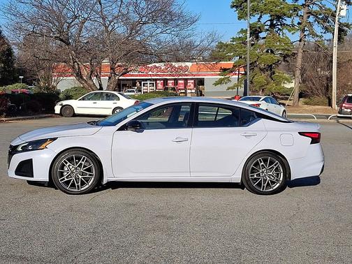 2024 Nissan Altima SR VC-Turbo FWD