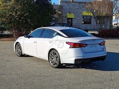 2024 Nissan Altima SR VC-Turbo FWD