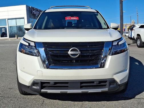 2024 Nissan Pathfinder Platinum FWD