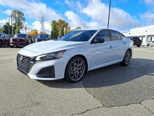 2023 Nissan Altima 2.0 SR