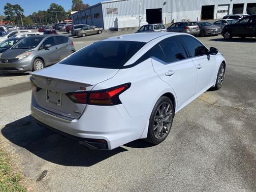 2023 Nissan Altima 2.0 SR