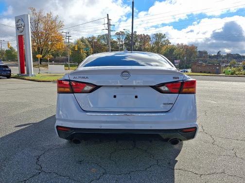 2023 Nissan Altima 2.0 SR