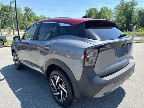 GUN MET/SCARLET 2026 Nissan Kicks SV