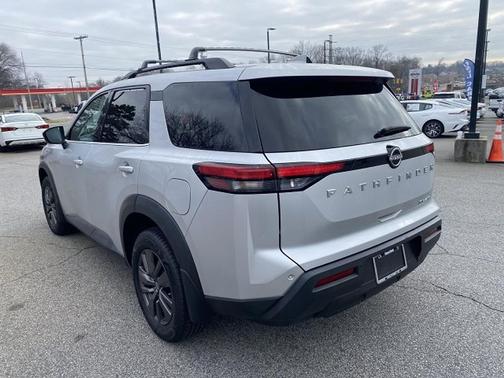 2023 Nissan Pathfinder SV 4WD