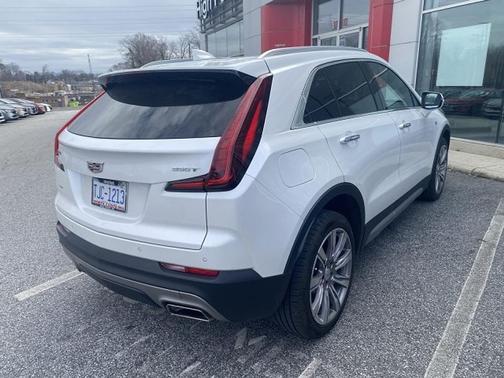 2021 Cadillac XT4 Premium Luxury
