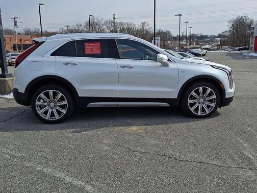 2021 Cadillac XT4 Premium Luxury