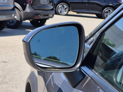 GUN MET 2026 Nissan Rogue Dark Armor